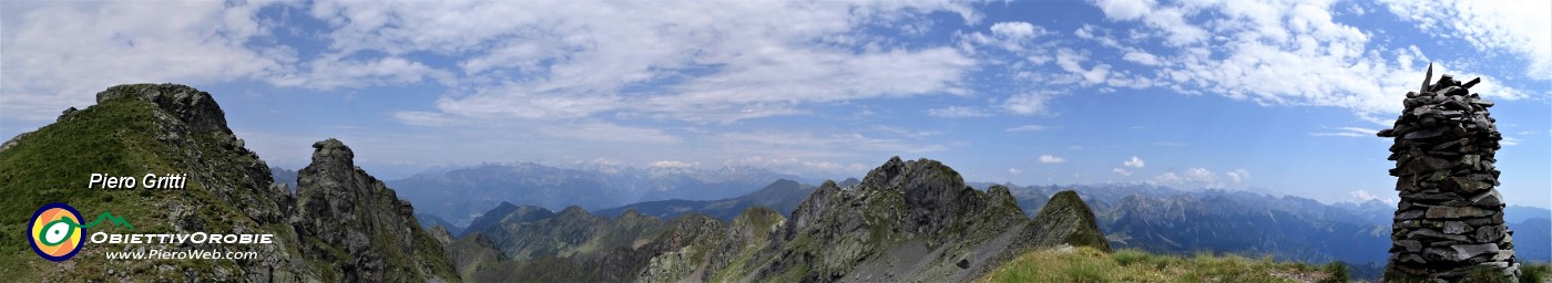 66  Panoramica su tutta la costiera del Ponteranica-1.jpg